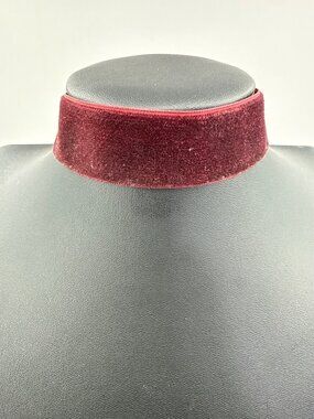 Vintage Etc! Burgundy Velvet Wide Choker Necklace Goth Whimsygoth Coquette 90s